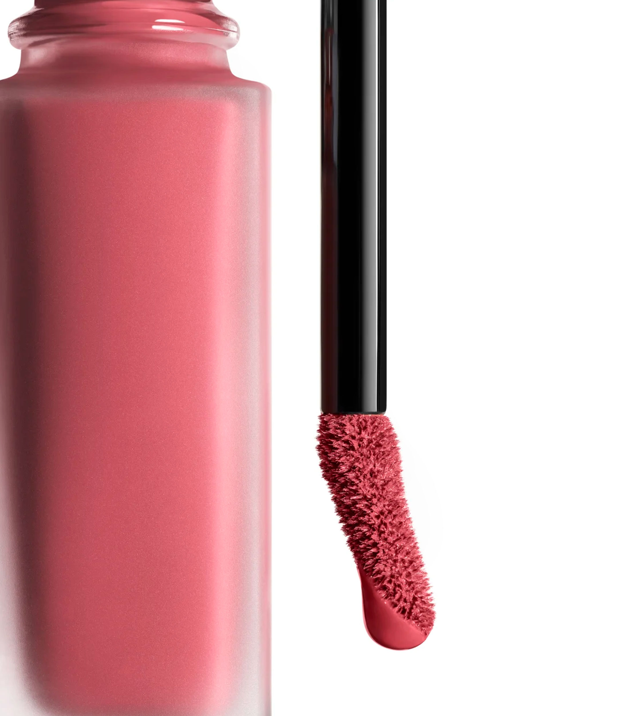 LA BARRA DE LABIOS LÍQUIDA MATE INTENSA DE LARGA DURACIÓN